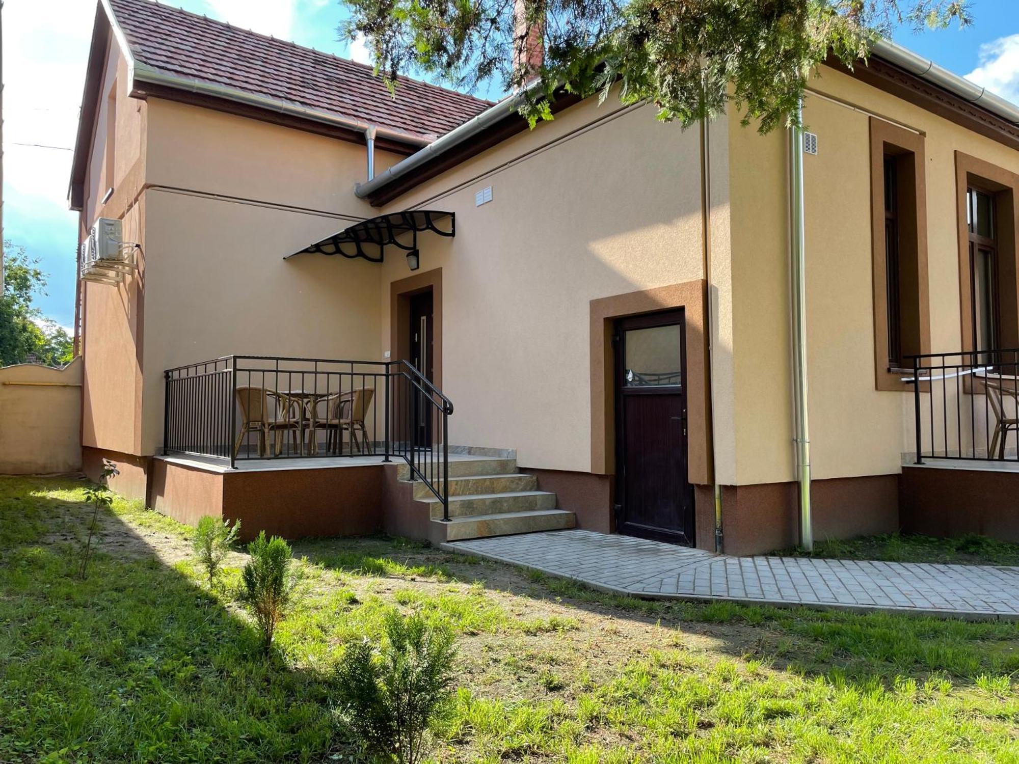 Kovacs Apartmanhaz Kiskunhalas Ruang foto