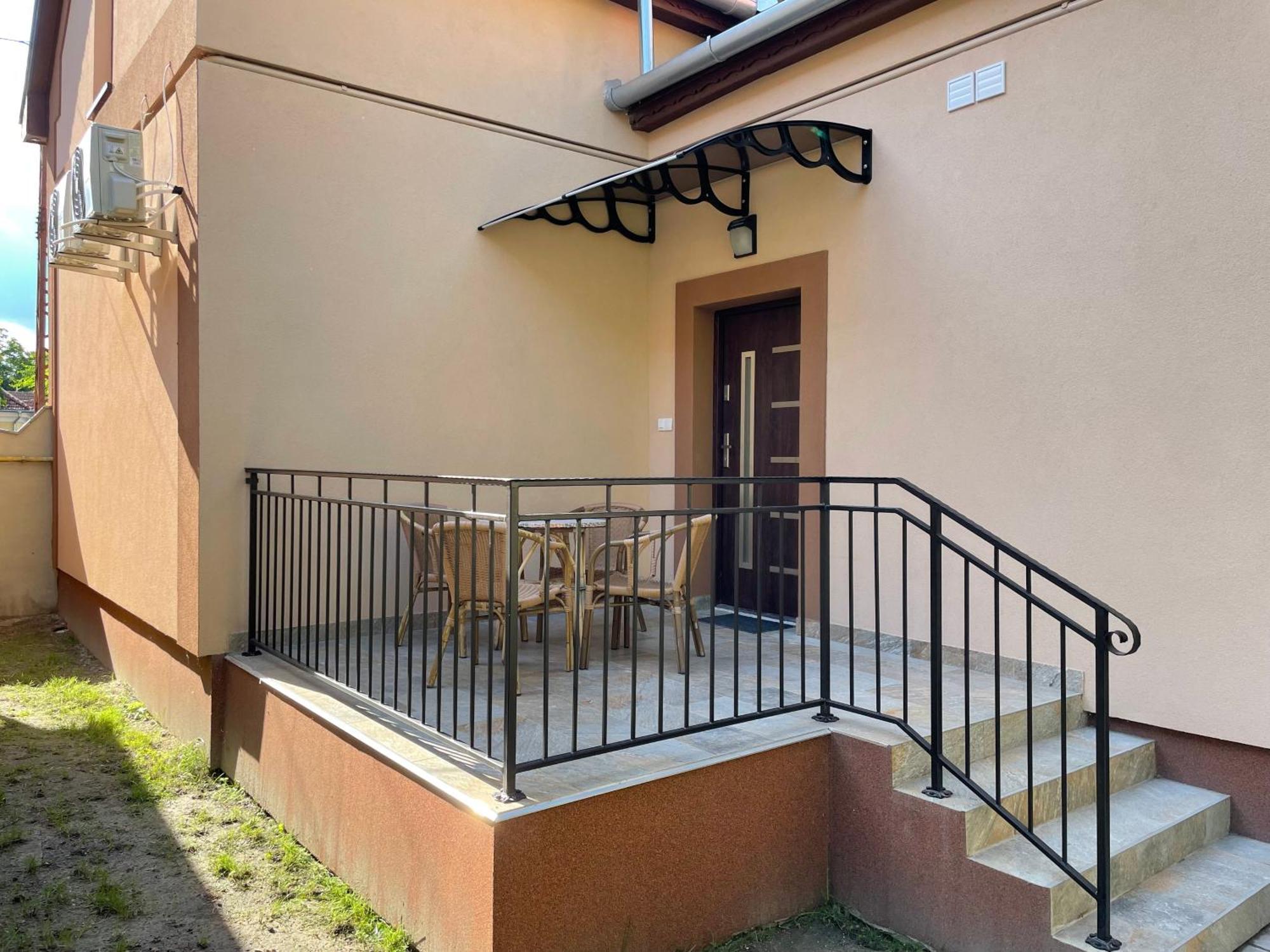 Kovacs Apartmanhaz Kiskunhalas Ruang foto