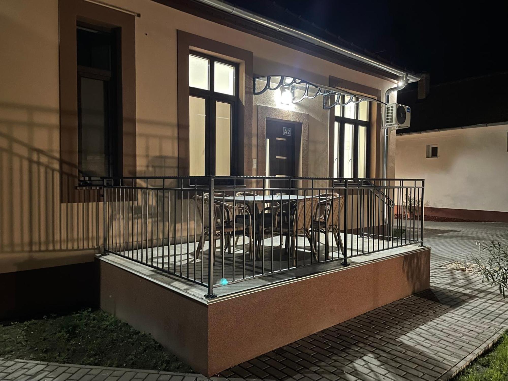 Kovacs Apartmanhaz Kiskunhalas Ruang foto