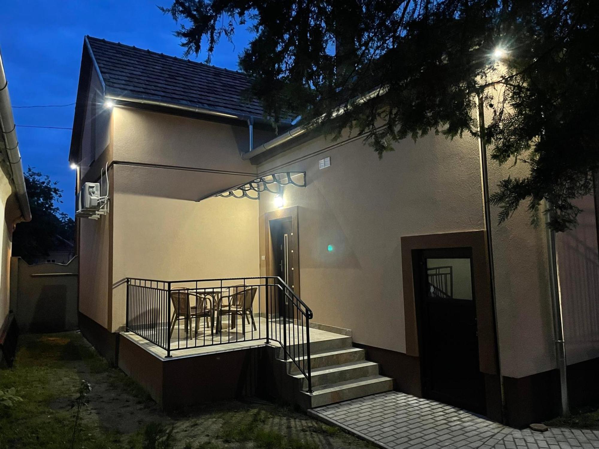 Kovacs Apartmanhaz Kiskunhalas Ruang foto